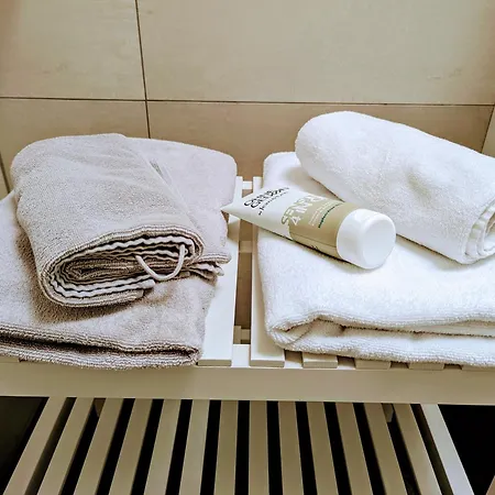 Urban Gotha-apartment Ekhof- Am Schlosspark- Parken An Der Der Tür- Barrierefrei, 900 Meter Zum Bahnhof - Wallbox Apartment