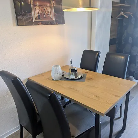 Urban Gotha-apartment Ekhof- Am Schlosspark- Parken An Der Der Tür- Barrierefrei, 900 Meter Zum Bahnhof - Wallbox