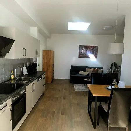 Urban Gotha-apartment Ekhof- Am Schlosspark- Parken An Der Der Tür- Barrierefrei, 900 Meter Zum Bahnhof - Wallbox Apartment *