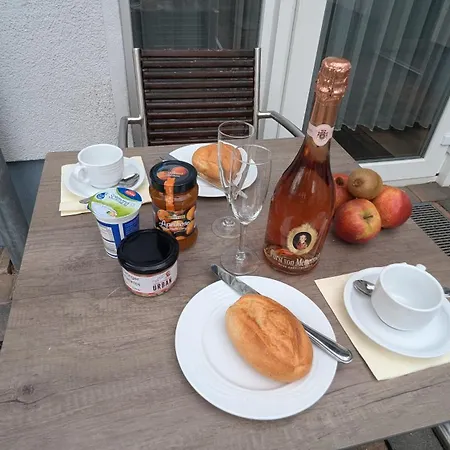 Urban Gotha-apartment Ekhof- Am Schlosspark- Parken An Der Der Tür- Barrierefrei, 900 Meter Zum Bahnhof - Wallbox Apartment *